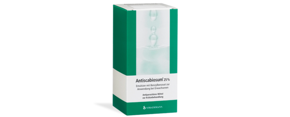 Eine grün-weiße Schachtel mit der Aufschrift Antiscabiosum 25% mit deutschem Text und einem Bild von Wassertropfen auf der Vorderseite.